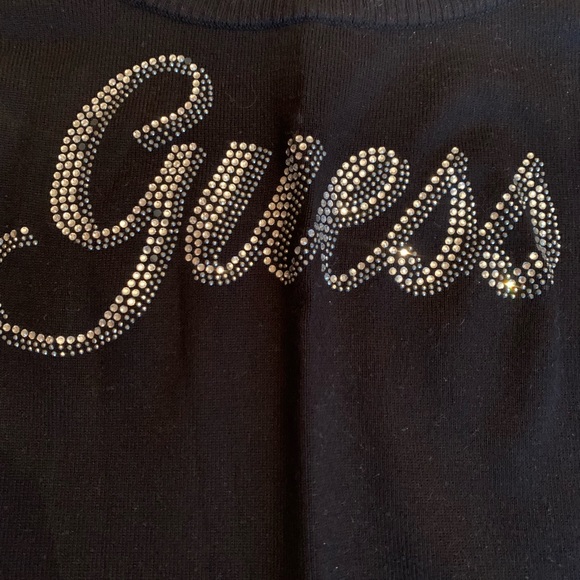 Off-the-shoulder GUESS top . Perfect condition. - Picture 4 of 4